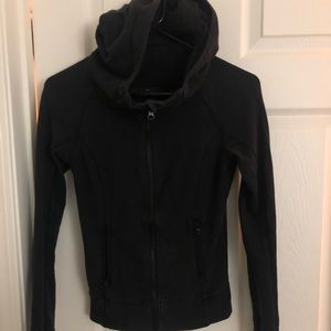Black lulu lemon jacket